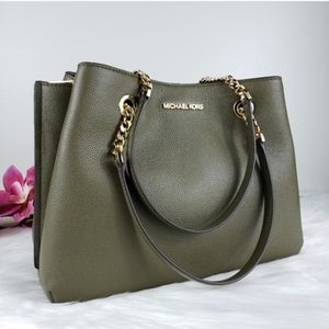 ‼️LIQUIDATION SALE‼️ NWT Michael Kors LG Teagen green